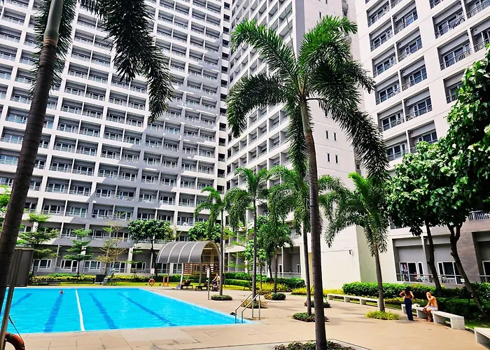 Charm'S City Escape At Grace Residences