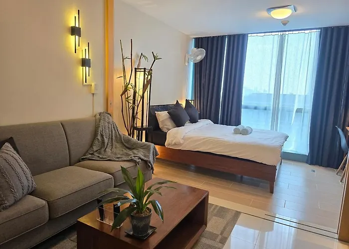 Very Cosy One Uptown Near Grand Hyatt Hotel Bgc Uptown Mall And St Lukes Medical Center