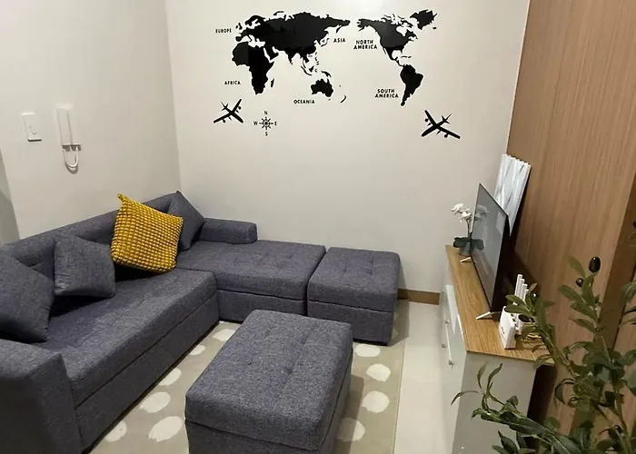 Red Residences Cozy Condo In Makati Near Naia