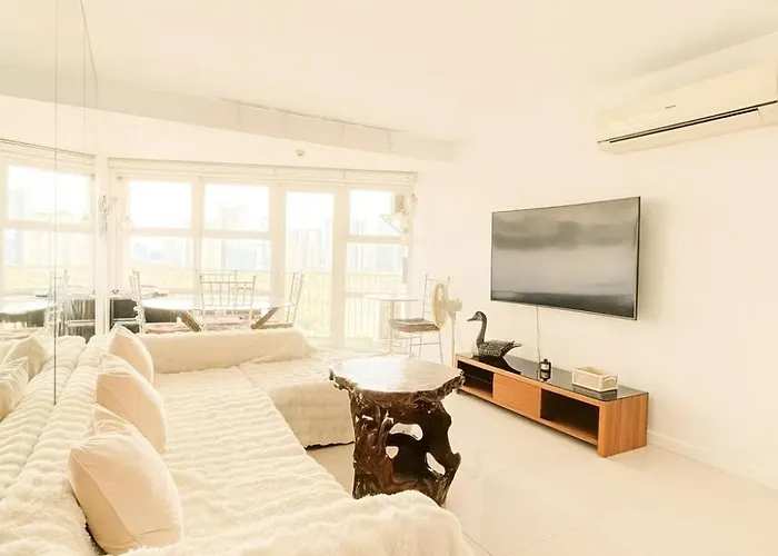 Cozy & Spacious 2Br Stay Near Bgc - Home Theater