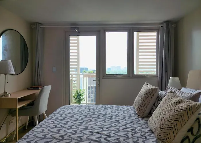 Your Stylish City Escape In Park Mckinley West With Breathtaking Views