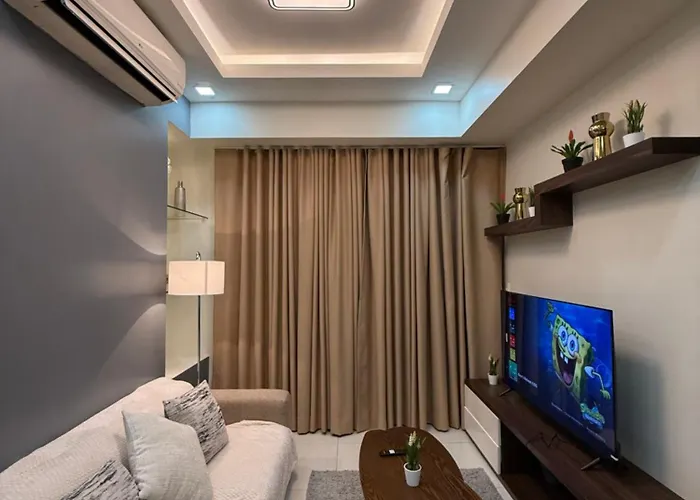 Luxury 2Br W Balcony Bgc Taguig Near Venice Mall