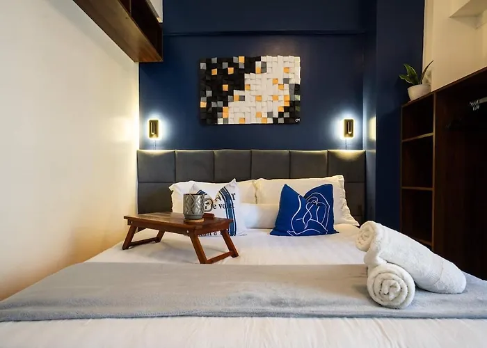 Prime 2-Br Apartment Near Major Business Districts