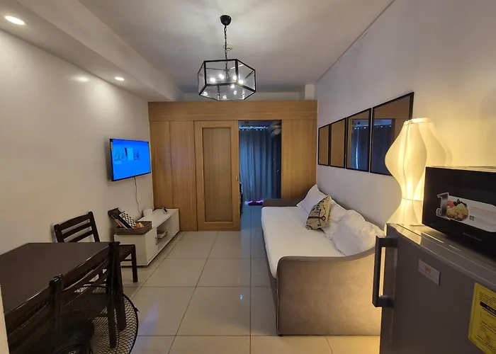 Family Suite With Big Balcony And Pool View