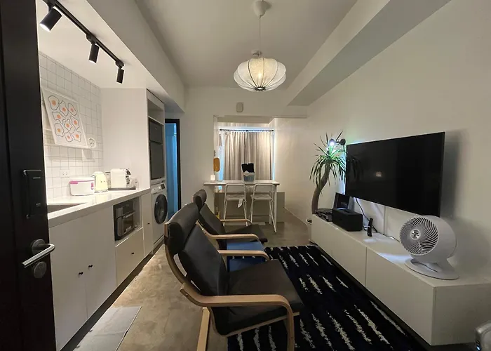 San Lorenzo Place Trendy Condo