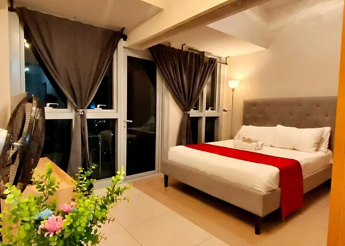 Cozy Modernistic 1 Bedroom With Veranda!