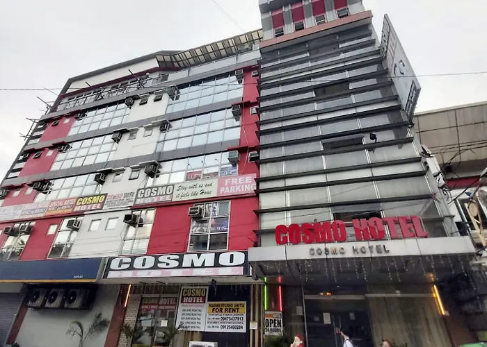 Cosmo Hotel Espana Near Ust