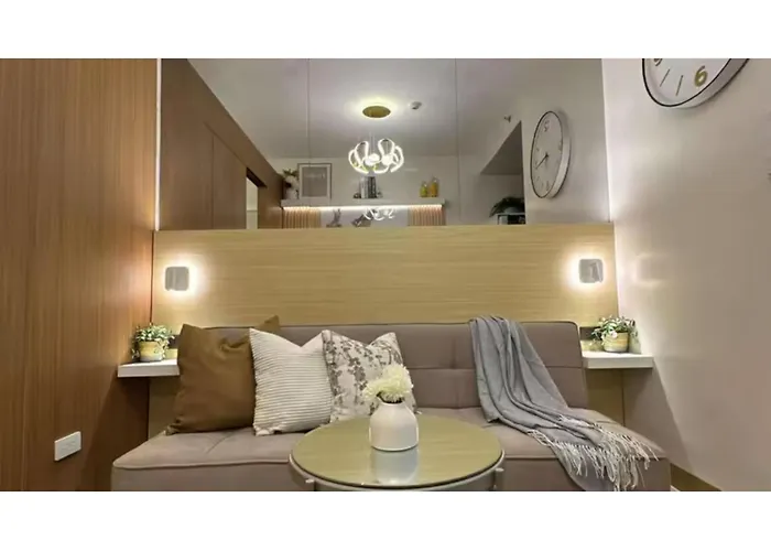 Red Luxe Haven Comfy Stay, Netflix And Fast Wifi Ready