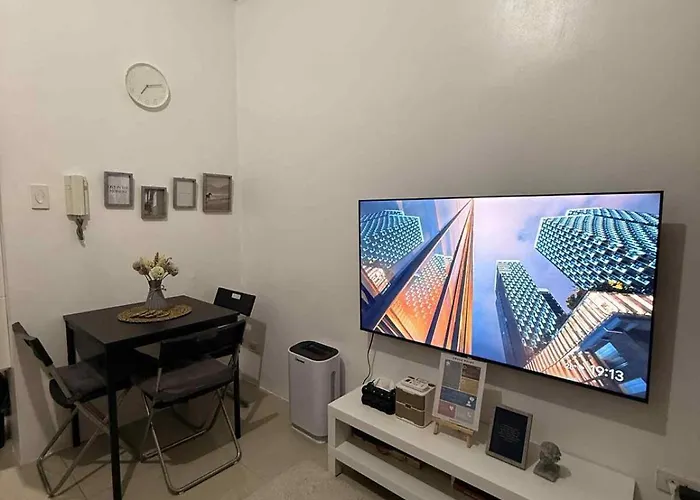 Minimalist Modern Suite Near Moa, Ikea, Moa Arena, Smx Convention And Smx Cite
