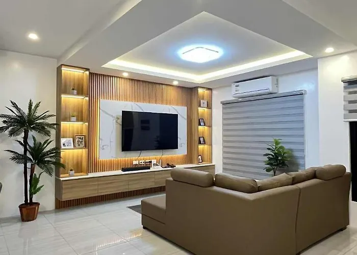 4 Bedroom House For 5-6 Guests