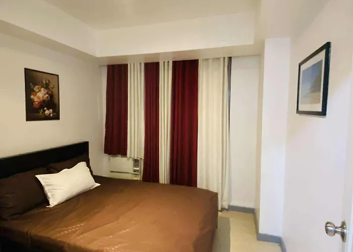 Azure Urban Staycation