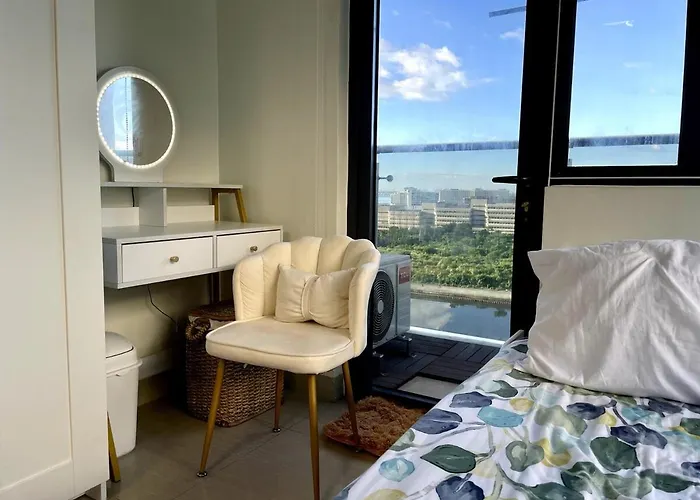 Perfect Sunset View In Pasay Near Moa & Naia