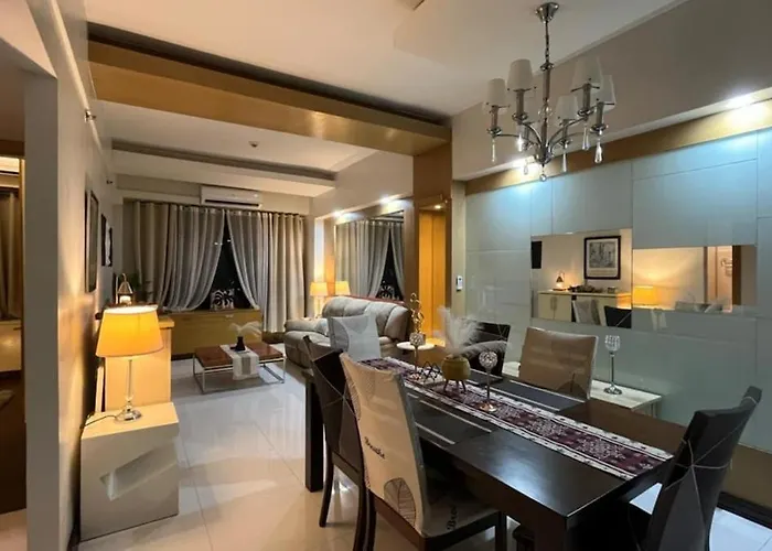 Stunning Suite 10 Steps From Eastwood Mall