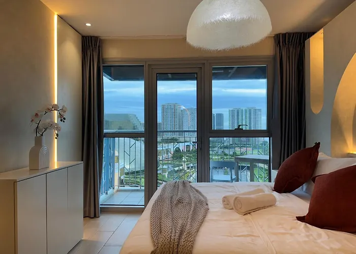 Panoramic Landscape Seaview, 2Br, Near Airport, 11M