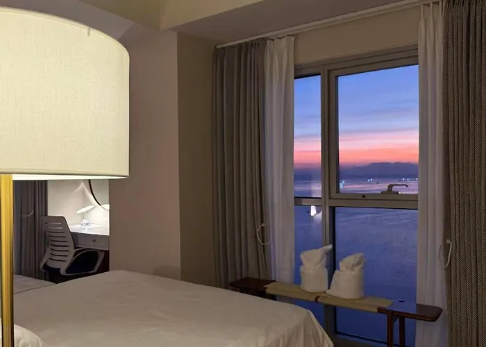 Playful 1Br With Magnificant Bayview Garden View Near Okada, Solaire, Aiports