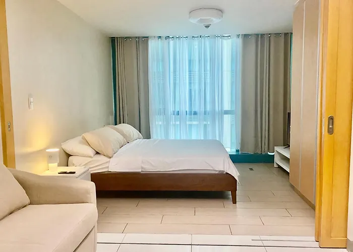 One Uptown Residence Bgc 1Br Sofabed