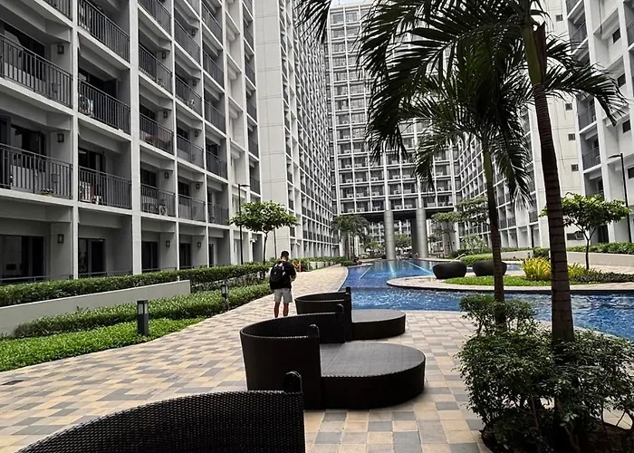 R Cabin - Shore Residences