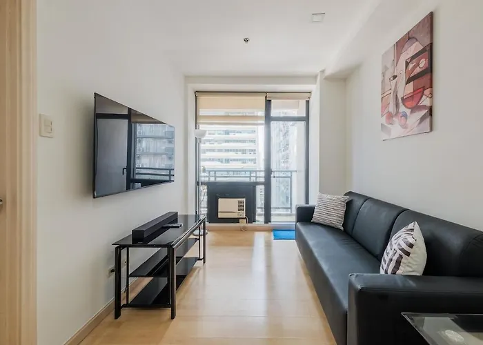 Free Parking At Gramercy With Big Tv And Fast Wifi