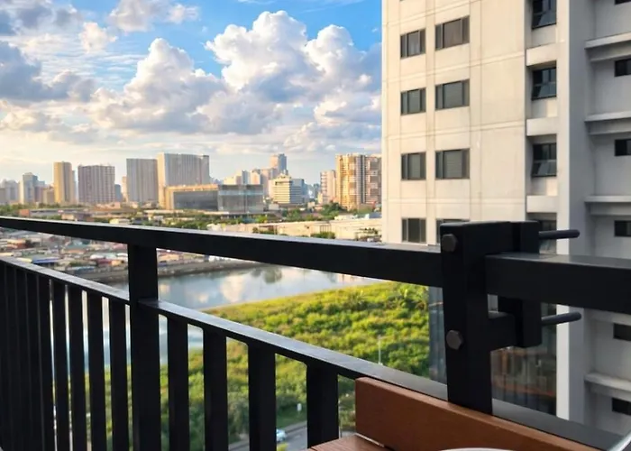Metro Prime Staycations At Shore 2 Residences T1