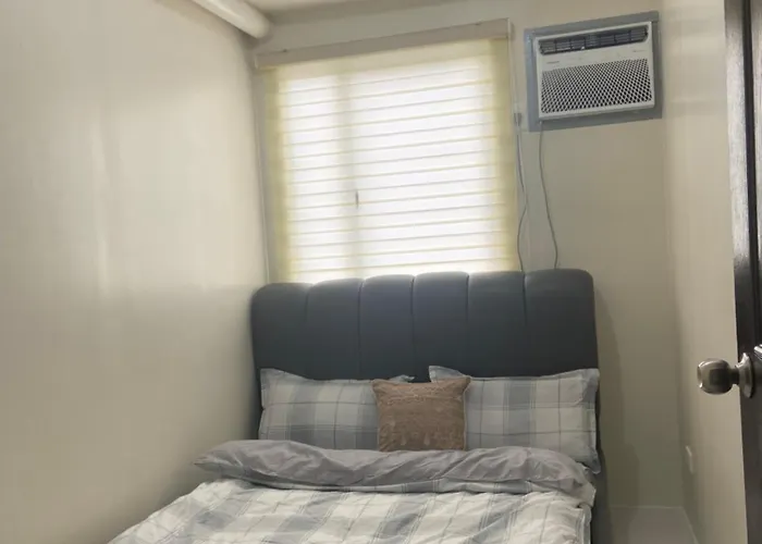 1BR Condo - Urban Deca Homes Commonwealth