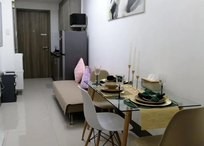 Vistaro Stays At Fame Residences