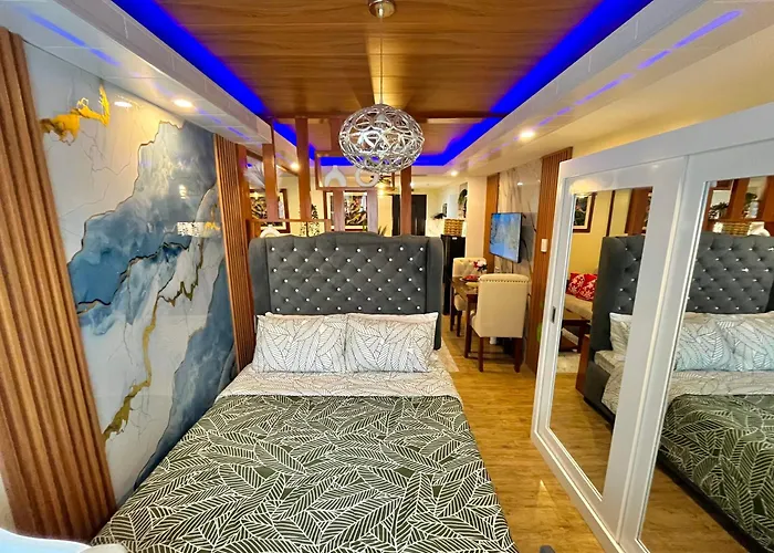 J&J Havenstay Ananda Square