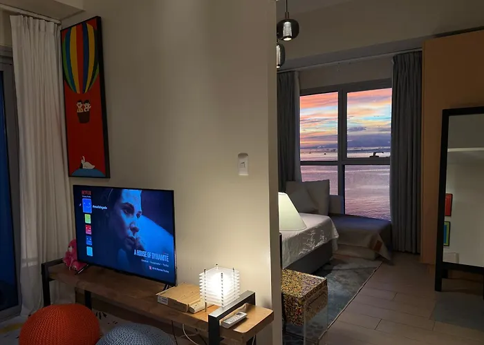 Luxurious Style Apartment Cross To Okada And Near City Of Dreams, Solaire, Moa, And Airport