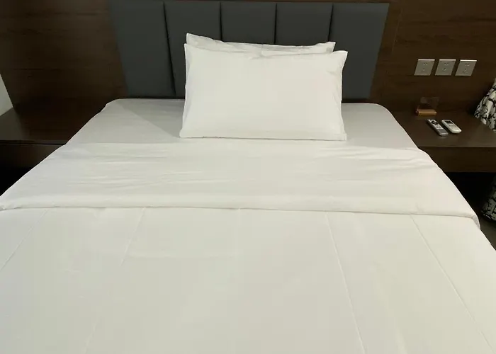Shore - Spacious Room With Balcony - 52D