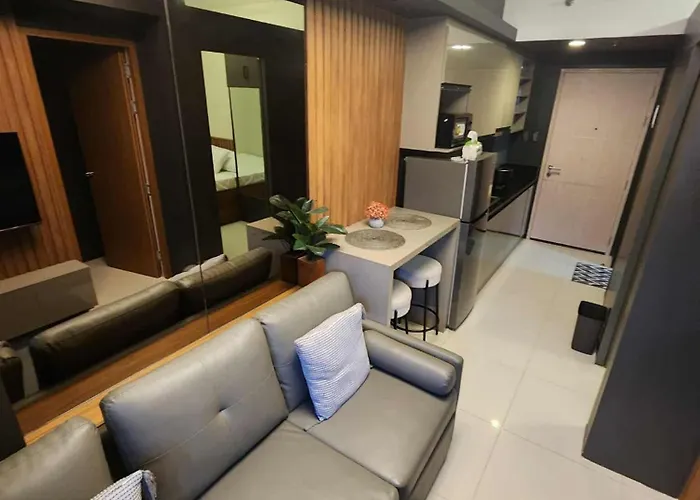 Cozy And Luxurious Condominium