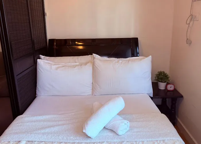 Cozy Condo In Ermita Manila Near St Lukes Medical Center And Us Embassy