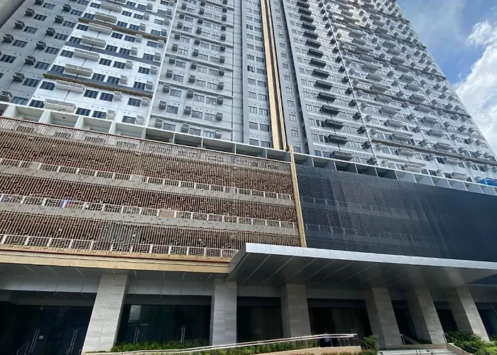 Glam Residences - Besides To Gma & Mrt Kamuning