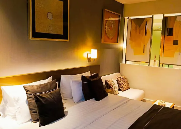 BUENA LUX Novotel Manila Hotel Residences Acqua