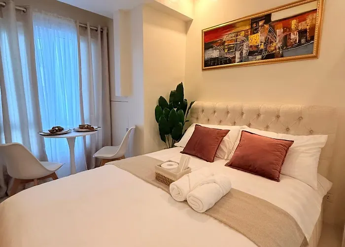 Luxe Xcape - Stylish And Cozy Vibes In Quezon City