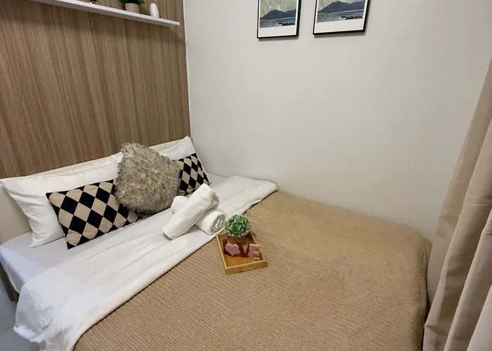 Thrifty Comfy Luxe Stays