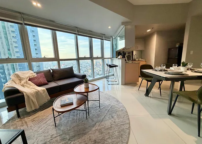 High View Suite In Bgc With Swimming Pool