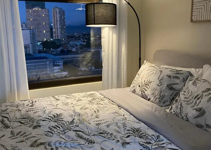 Sofi Staycation- Aurora Escalades