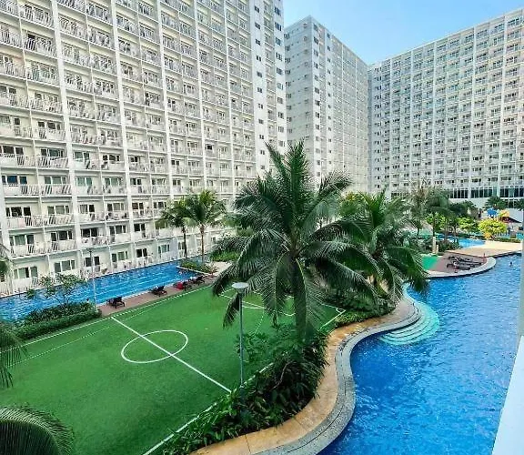 Stunning Sunset & Fireworks View - Shore Residences - Near All - Moa Balcony - Pool - Netflix