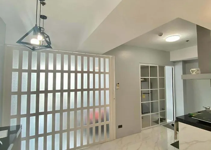 Penthouse Condo In Azure - Near Airport