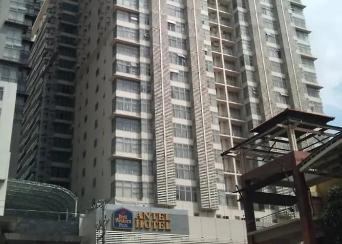 Luxury 2Br Condo In Makati Near Malls & Offices