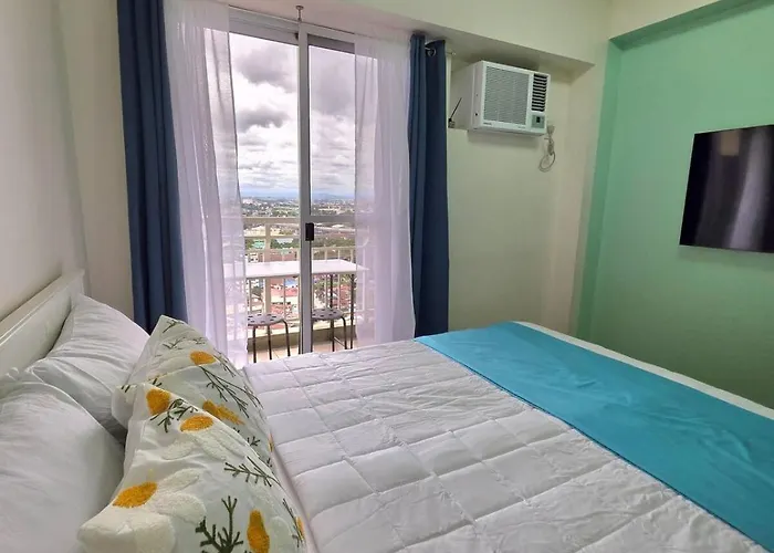 Minimalist Apartment With Queen Size Bed At The Celandine