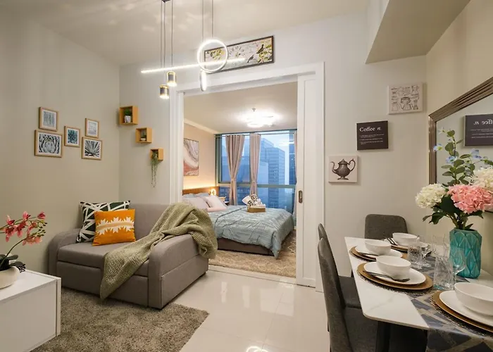 Modern & Stylish Condo At One Uptown Residence
