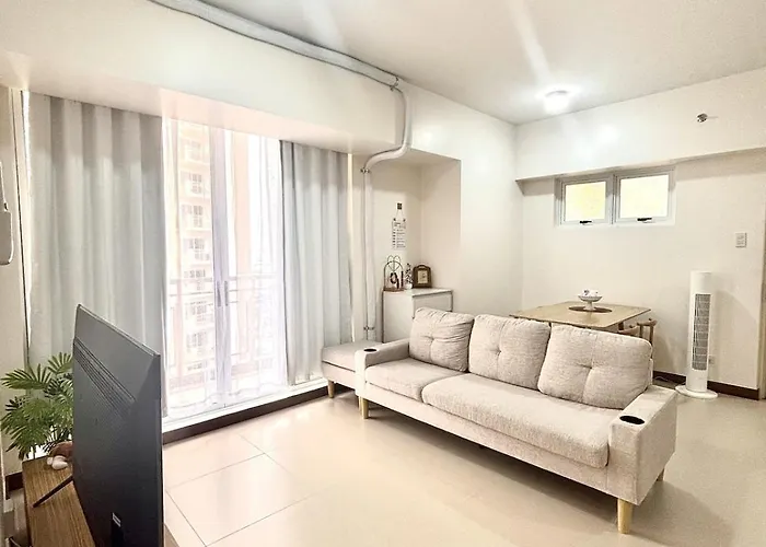 Spacious 3BR 2 balcony Resort vibes near BGC