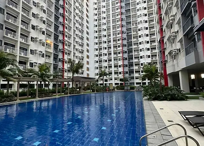 2 BR Fully Furnished Condo in Parañaque with Pool&Parking - Bloom Unit 1133