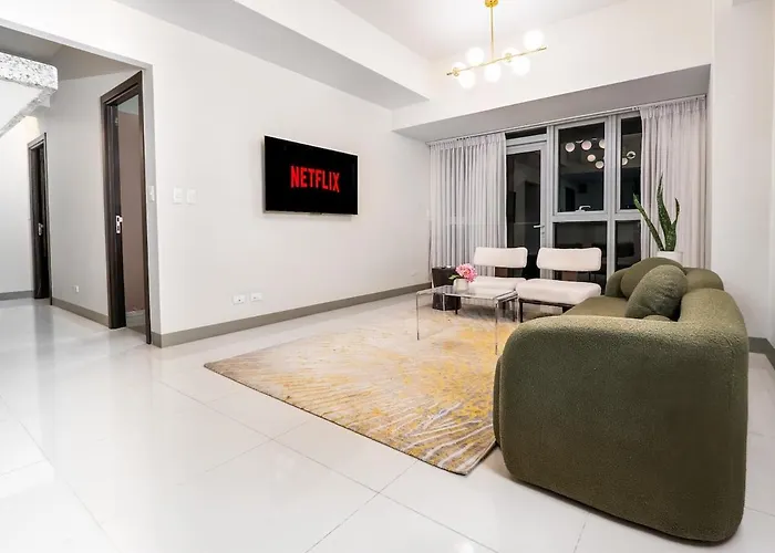 Modern 2-Bedroom Bgc Condo By Uptown Mall