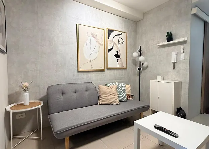 Modern Staycation Near Moa & Naia With Ps4, Netflix, Wi-Fi