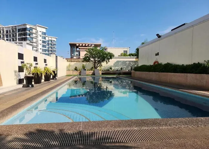 Stamford Executive Residences, Mckinley Hill