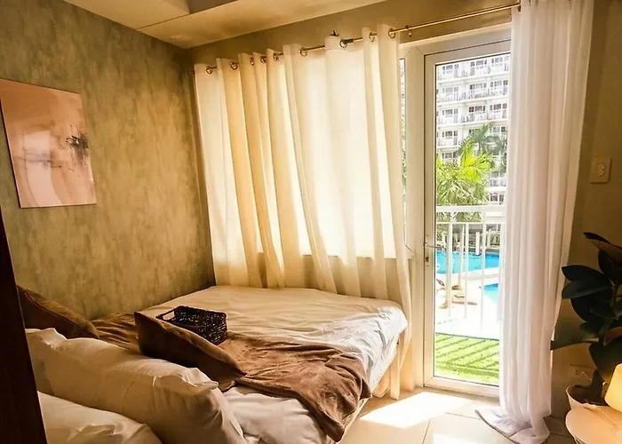Classy Pool View Low Floor Condo Near Moa