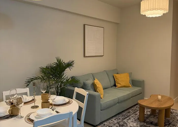 Stylish Cozy Nordic 2Br Netflix & Free Parking