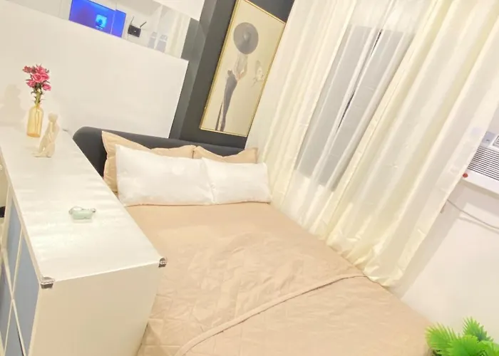 The Courtyard Contemporary Studio At Taguig Wifi