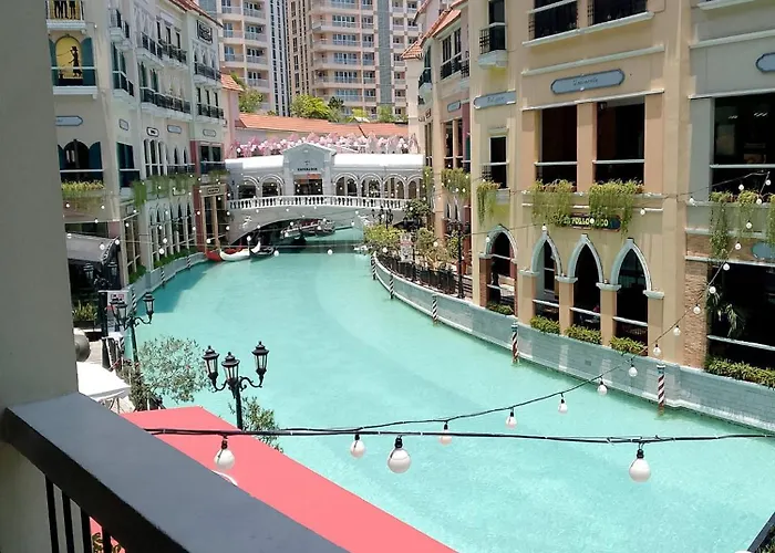 Modern 1 Bedroom Spacious Apartment With Venice Grand Canal View
